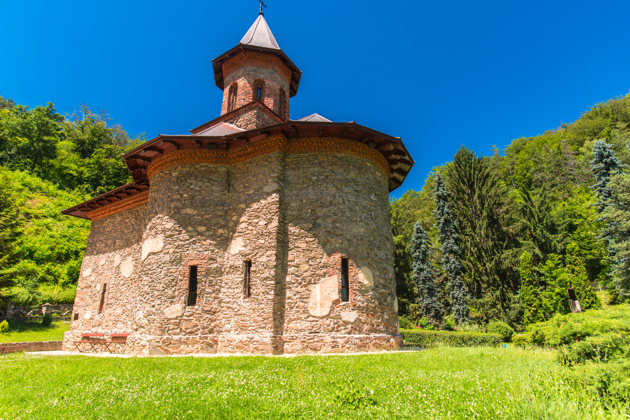 Mănăstirea Prislop - poză din lateral