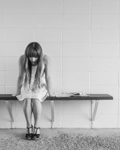 8 obiceiuri pe care le au oamenii cu depresie ascunsă