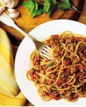 Spaghete cu carne de vita si arome orientale, la tine in bucatarie!