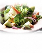 Salata de avocado si pastrav cu seminte de dovleac