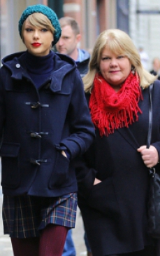 Mama lui Taylor Swift a fost diagnosticata cu cancer! 