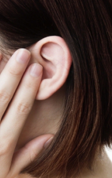 Ce spray auricular să alegi pentru curățarea urechilor