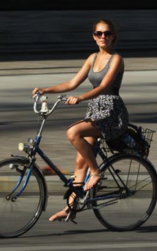 Biciclete de damă, unice şi minunate, la fel ca VOI