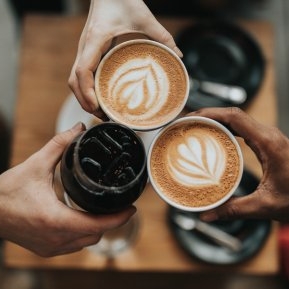 Legătura dintre cafea și tensiune: ce trebuie să știi