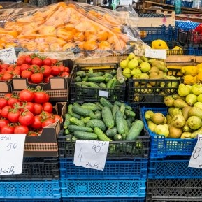 Veste proastă pentru români! Care sunt alimentele care se scumpesc în urma măsurilor fiscale adoptate de Guvern