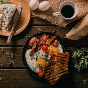 Idei de mic dejun tradițional românesc