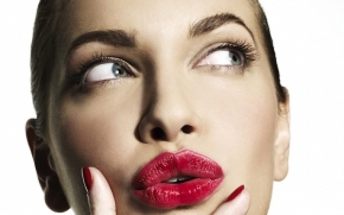 Testul sarutului pe servetel: ce spun buzele tale despre tine!