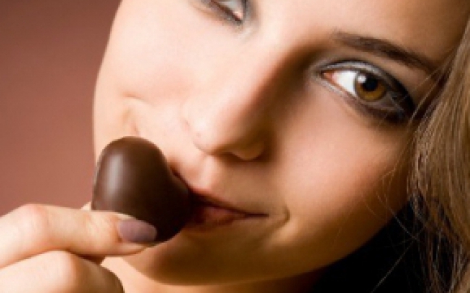 Ciocolata neagra te face mai frumoasa si mai sanatoasa. Afla detaliile!
