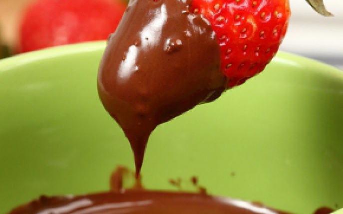 Cea mai delicioasa reteta de fructe in ciocolata fondue