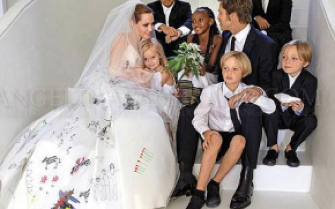 Vezi cele mai frumoase fotografii de la nunta Angelinei Jolie cu Brad Pitt