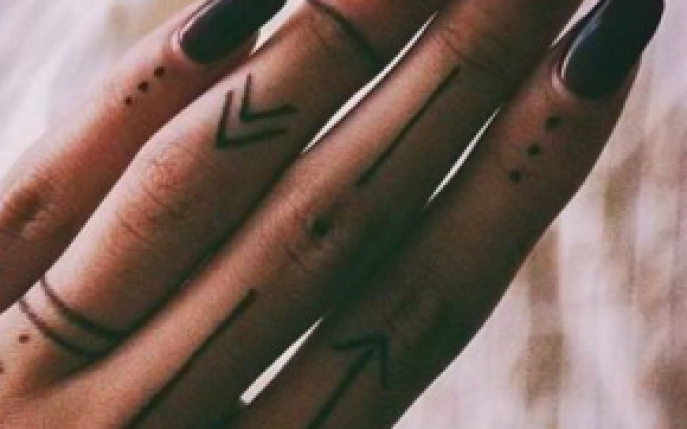 Tatuaje pe degete mai frumoase decat un inel