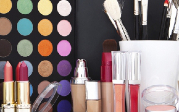 6 modalitati prin care poti sa iti faci cosmetice ieftine