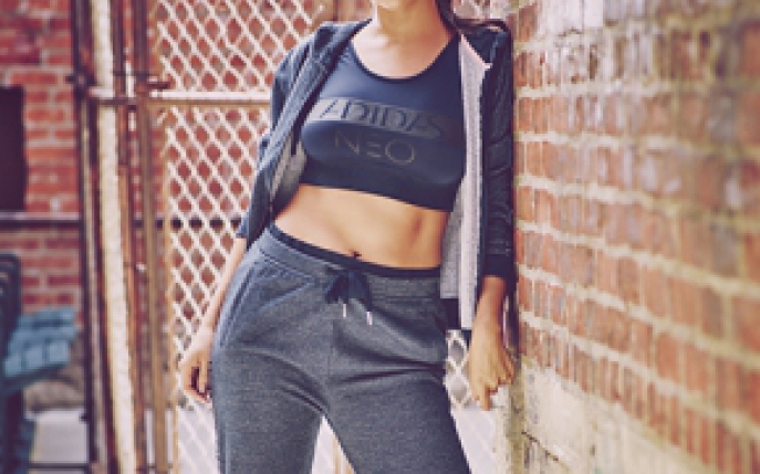 Selena Gomez a lansat o colectie de haine in colaborare cu Adidas