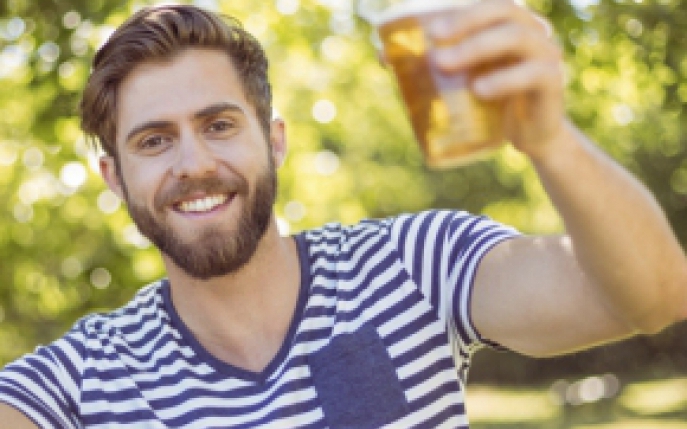 De ce barbatii beau bere? Sa fie acesta adevaratul motiv? 