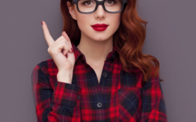10 lucruri pe care fetele cu ochelari de vedere s-au saturat sa le auda