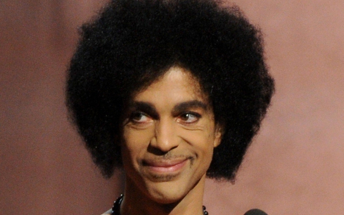 Cele mai spectaculoase apariţii fashion ale cântăreţului Prince