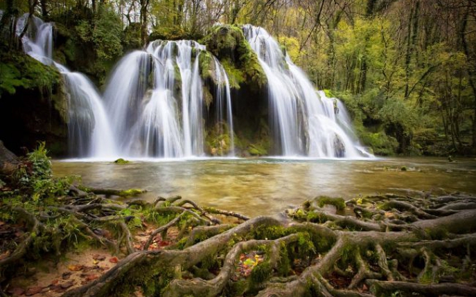 Patru lucruri pe care trebuie să le știi despre cascada Bigăr, cel mai frumos loc din România