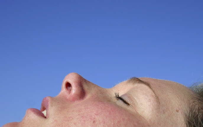 Cum tratezi iritațiile de pe față apărute de la soare