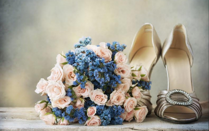 S-a dat startul nunților! Iată cinci modele de sandale de ocazie la prețuri mici