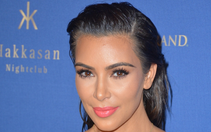 Provocarea "Kim Kardashian": găsește halatul și câștigă o cazare la un hotel de lux din Dubai!