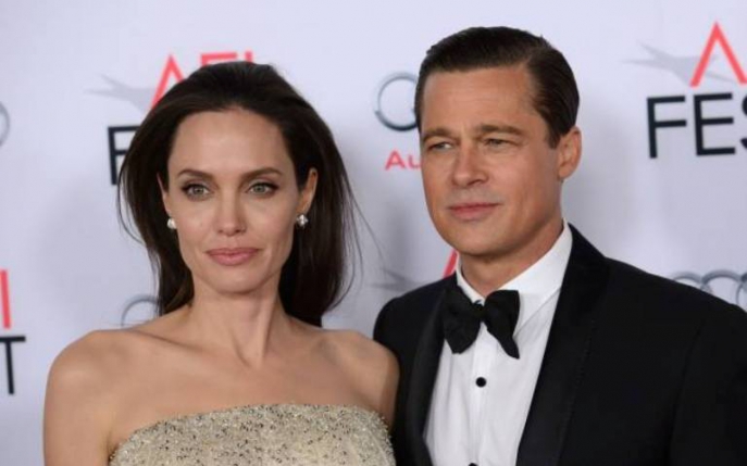 Angelina Jolie și Brad Pitt divorțează