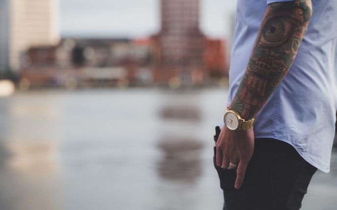 De ce sunt mai sexi bărbații cu tatuaje
