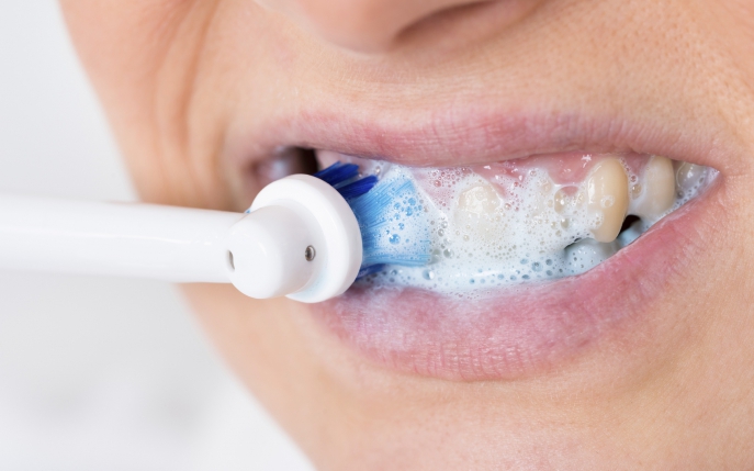 Șapte greșeli pe care le comiți în timp ce îți faci igiena dentară
