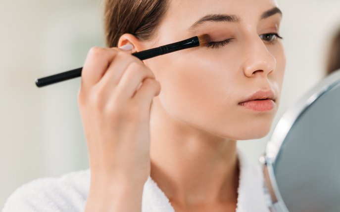 Machiaj natural de zi: iată 11 tehnici prin care să obţii cel mai frumos make-up