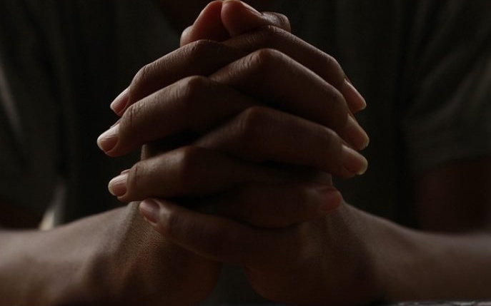 Rugăciunea de la 12 noaptea te ajută să treci peste momentele grele