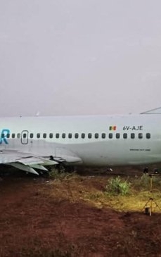 Incident pe aeroportul din Dakar. 11 persoane rănite, după ce o navă Boeing a ieșit de pe pistă VIDEO