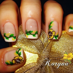 Unghii French cu flori by Kory Nails