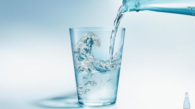Bea apă și vei slăbi 9 kilograme în 3 săptămâni, fără dietă! Iată cum este posibil