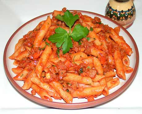 Penne bolognese