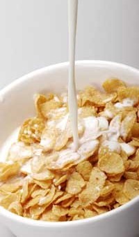 Lapte cu cereale: mancare sanatoasa sau bomba calorica?