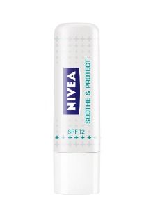 poza balsam buze nivea