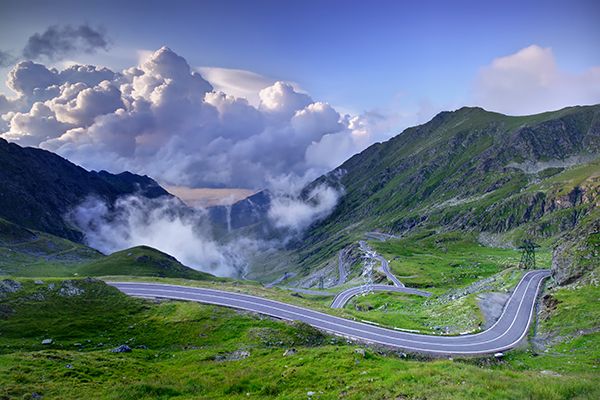 10 poze de pe Transfagarasan care te vor convinge sa il vezi vara