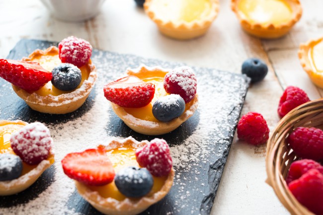 mini tarte cu fructe