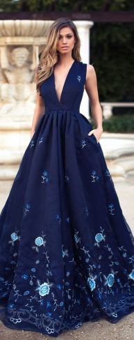 rochie bleumarin cu flori
