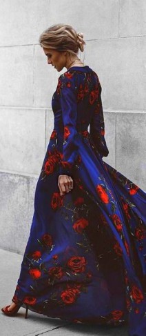 rochie bleumarin trandafiri