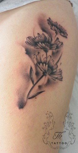tatuaje cu flori