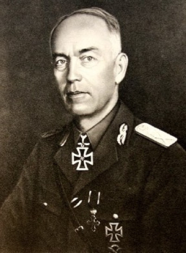 maresalul ion antonescu in uniforma militara