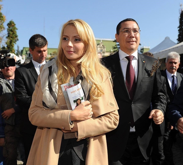 daciana sarbu si victor ponta in 2014 la un eveniment in iasi
