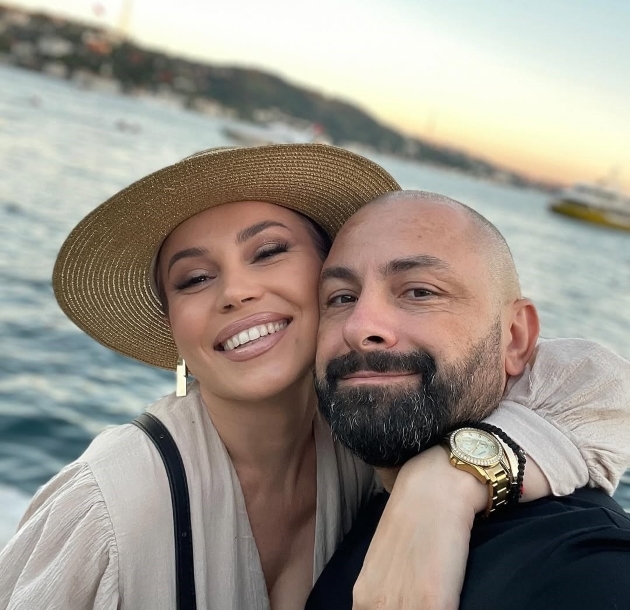 anca si claudiu molnar selfie la malul marii