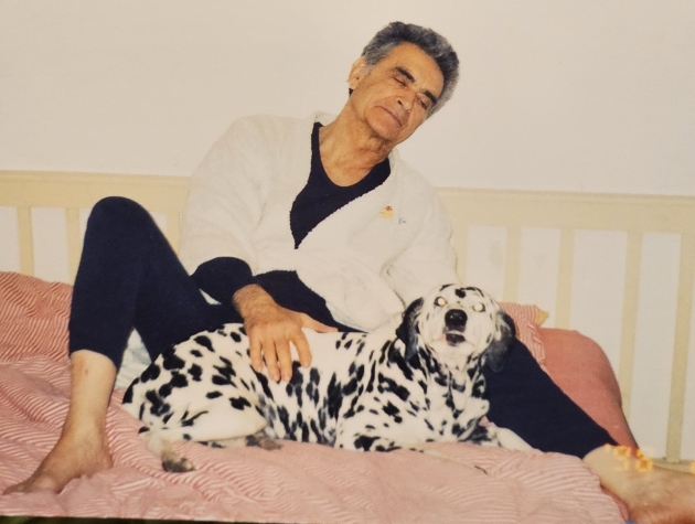 actorul iurie darie alaturi de un caine dalmatian