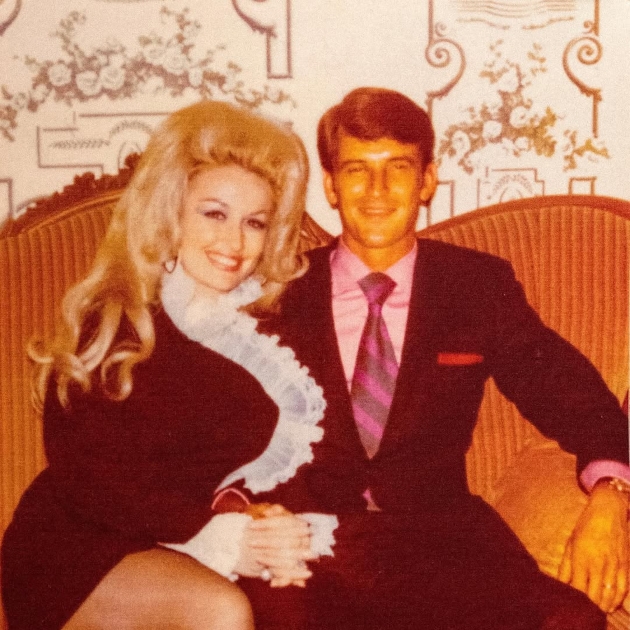 dolly parton alaturi de sotul ei, carl thomas dean, in anii 70