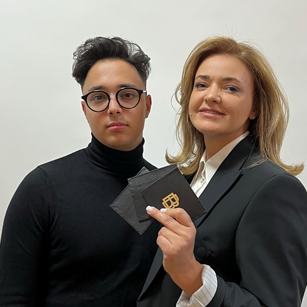 cristina batlan si  adrian batlan imbracati elegant in negru