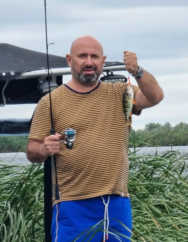 catalin scarlatescu la pescuit in delta dunarii