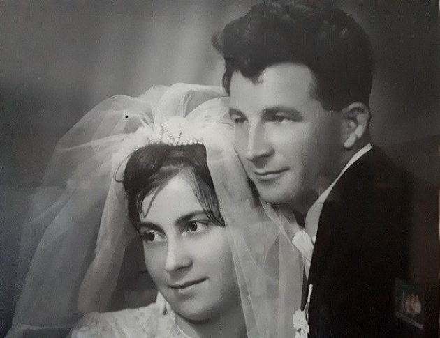 cine sunt parintii lui nicusor dan. fotografie cu parintii lui nicusor dan de la nunta lor
