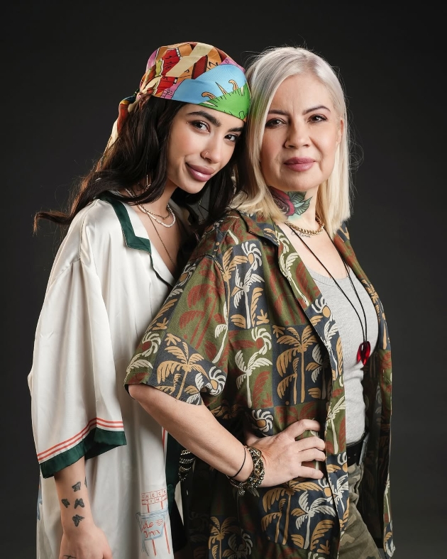 calina dumitrescu alaturi de mama ei, catinca roman zilahy
