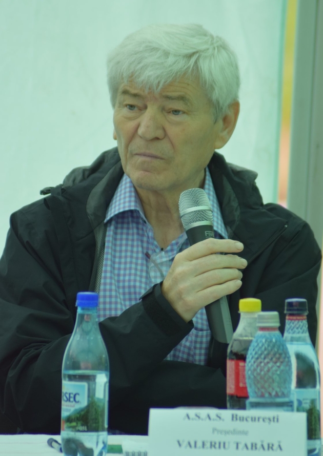 profesorul valeriu tabara la o conferinta universitara